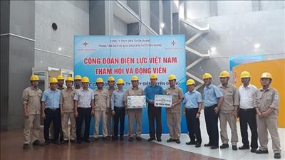 Công đoàn Điện lực Việt Nam thăm hỏi và động viên người lao động Công ty Thủy điện Tuyên Quang nhân tháng công nhân năm 2020