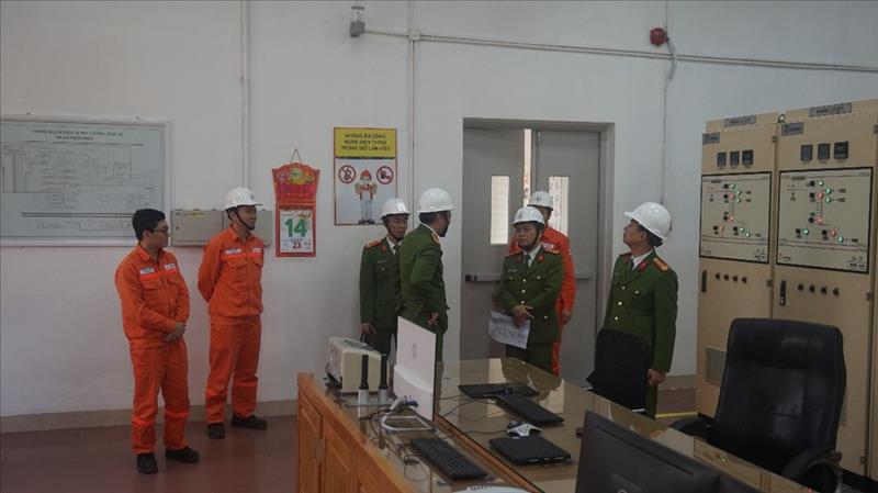 Kiểm tra công tác PCCC&CNCH tại Công ty Thủy điện Tuyên Quang