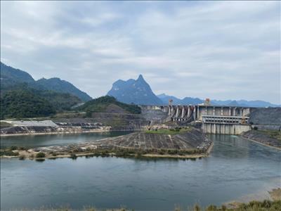 Nhà máy Thủy điện Tuyên Quang hoàn thành xả nước phục vụ đổ ải mùa Đông - Xuân năm 2021 - 2022