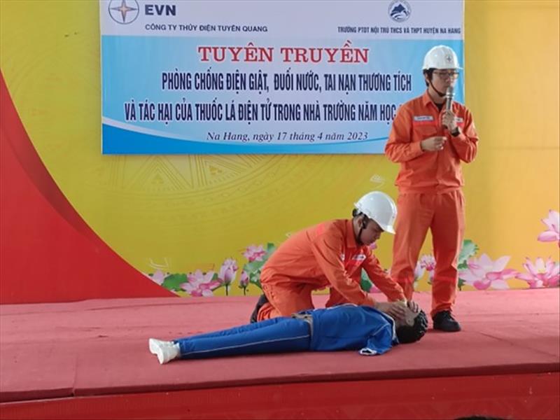 Công ty Thủy điện Tuyên Quang tuyên truyền phòng chống đuối nước, điện giật và sử dụng tiết kiệm điện