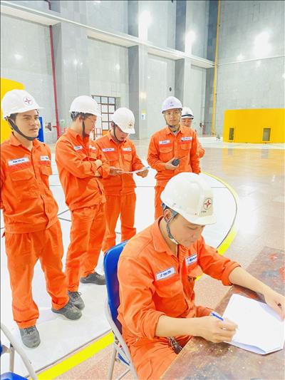 Nhà máy thủy điện Tuyên Quang hoàn thành vượt tiến độ sửa chữa, bảo dưỡng ba tổ máy năm 2022